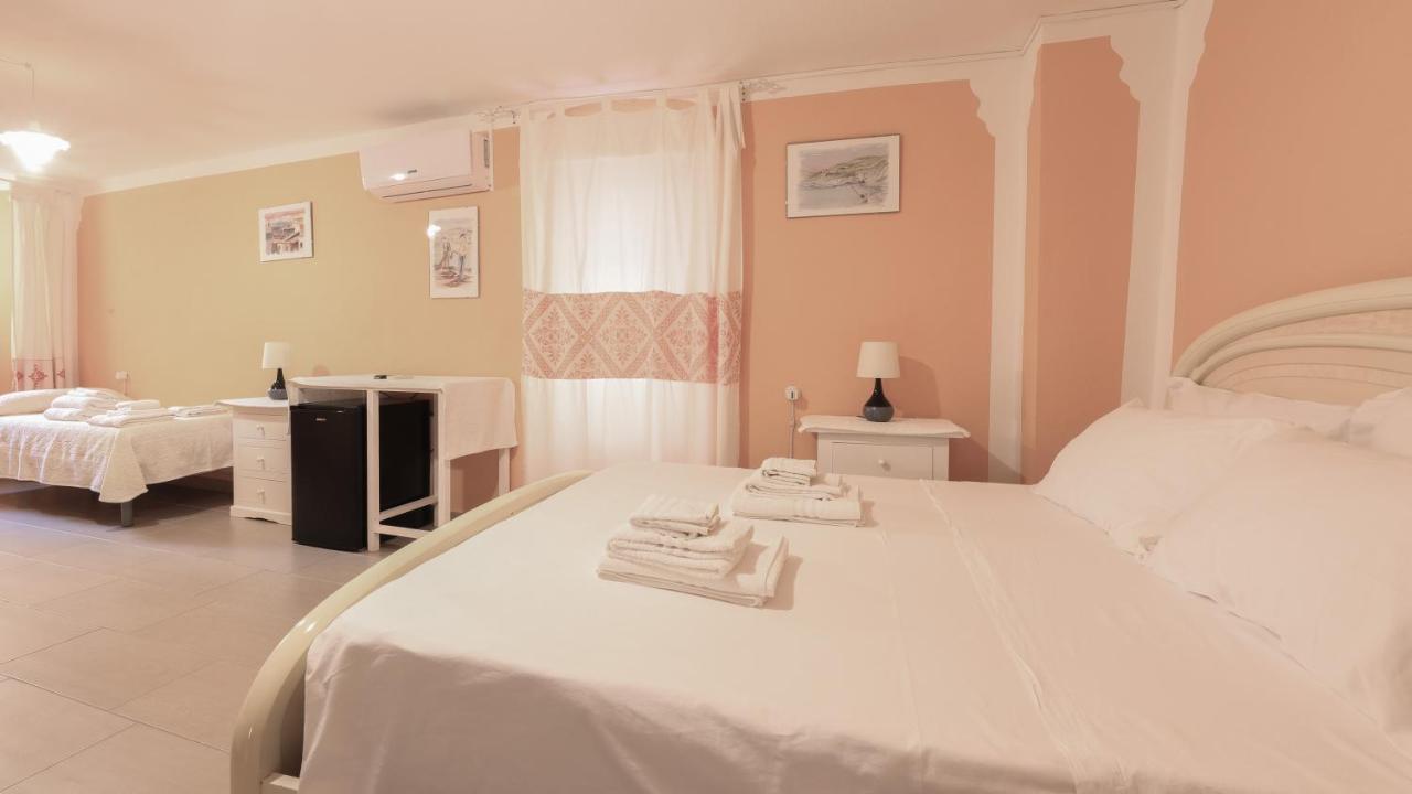 Welcomely - S'Apposentu Hotel Bosa Buitenkant foto